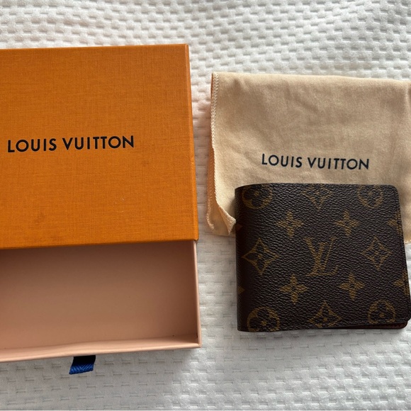 Louis Vuitton Monogram Men’s Wallet - Picture 1 of 4